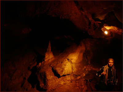 Сталагмиты в Красной пещере Крыма